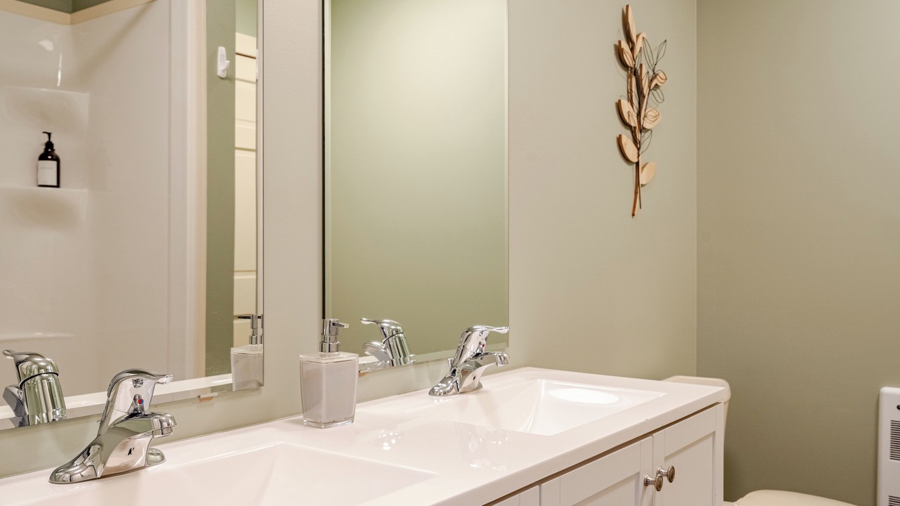 Photo of Bathroom in Puslinch