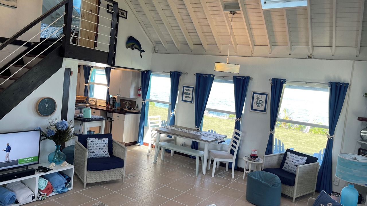 Photo of Livingroom in Mangrove Cay