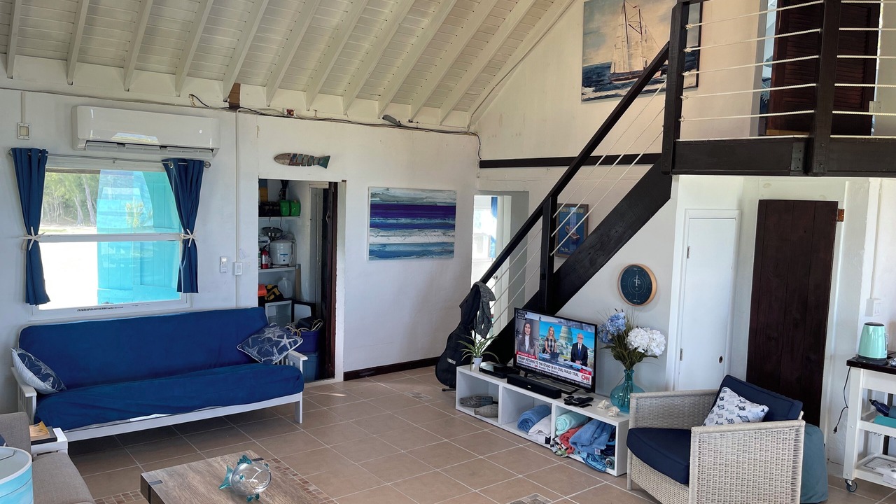 Photo of Livingroom in Mangrove Cay