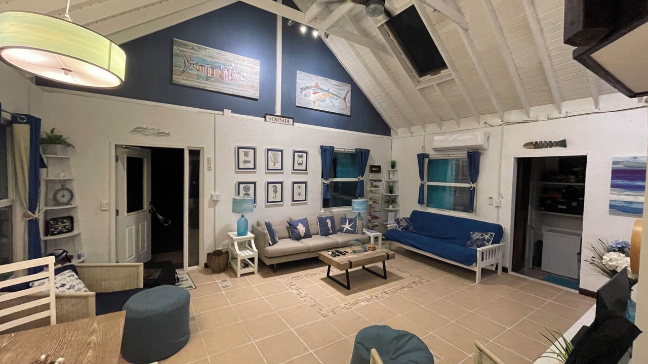 Photo of Livingroom in Mangrove Cay