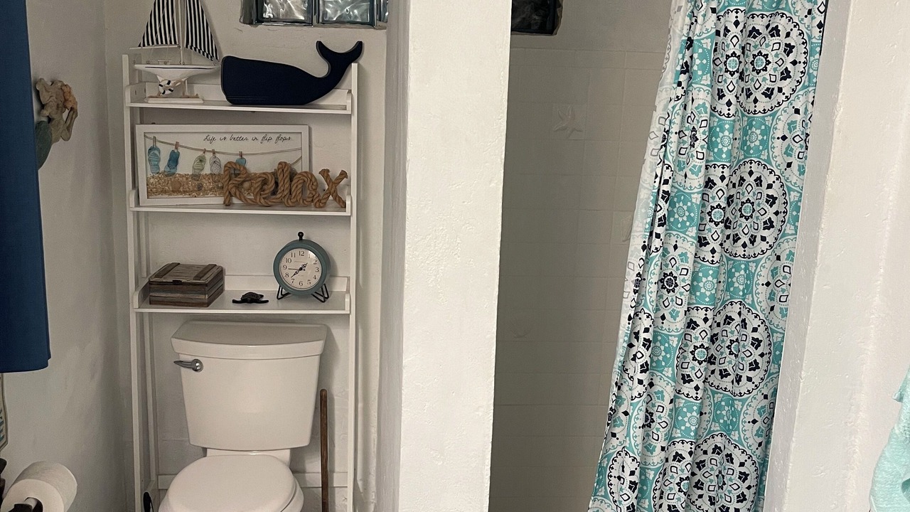 Photo of Bathroom in Mangrove Cay