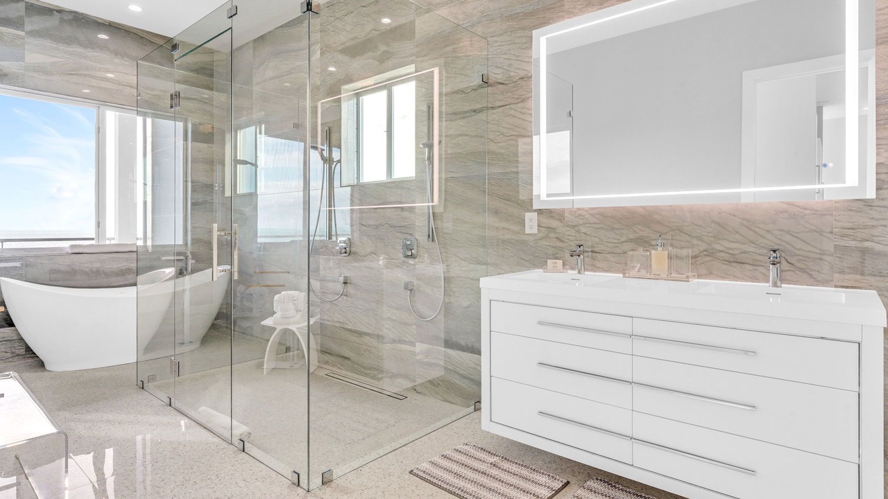 Photo of Bathroom in Farara Shores