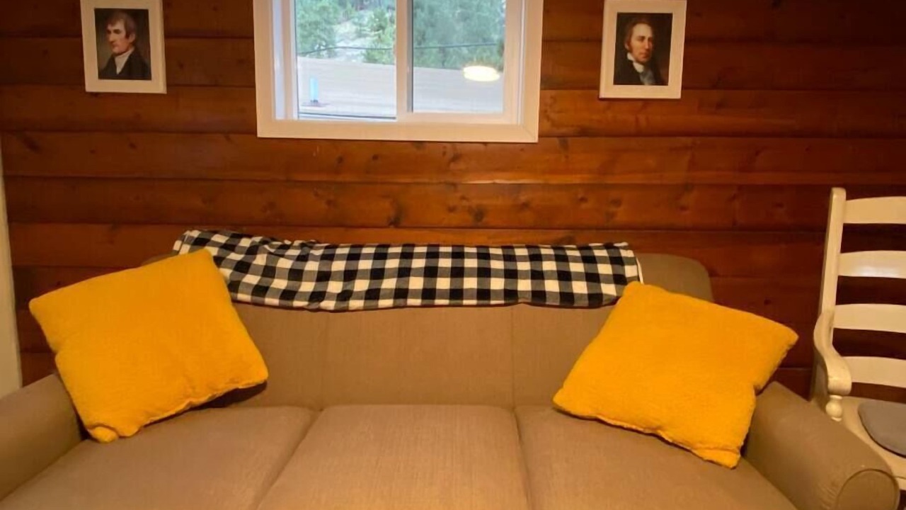 Photo of Livingroom in Coal Creek Canyon