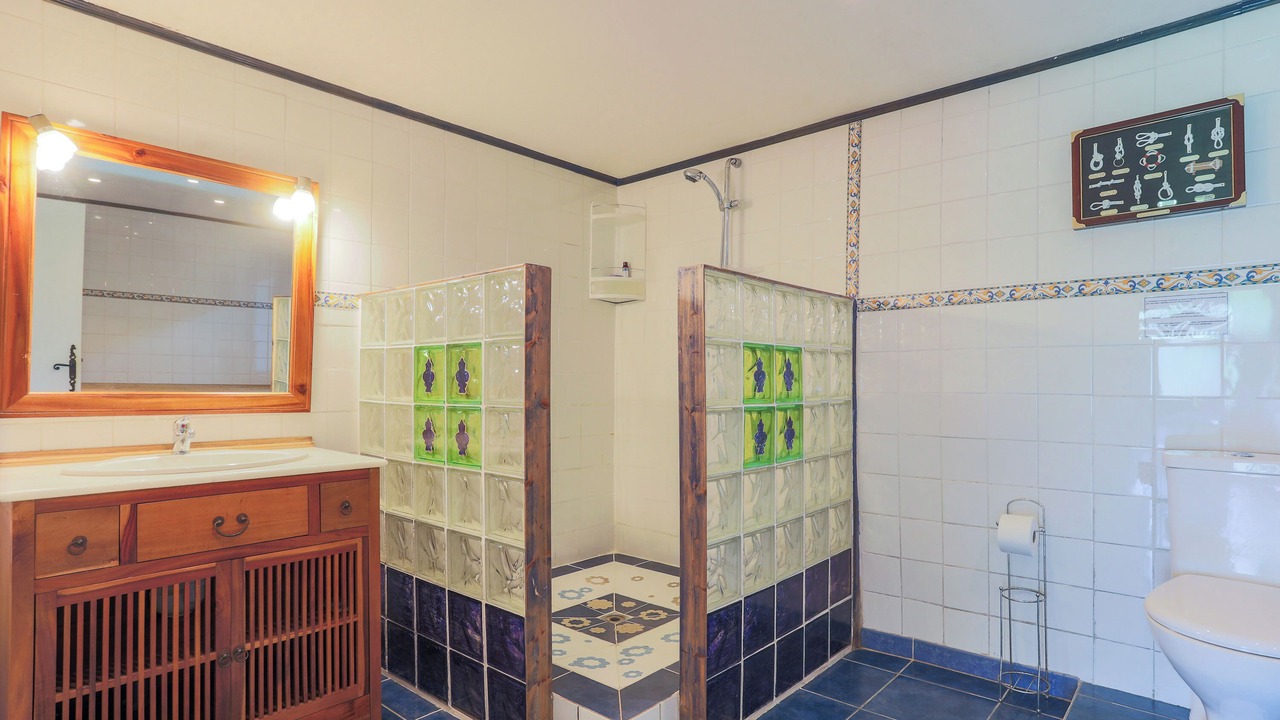 Photo of Bathroom in Plounerin