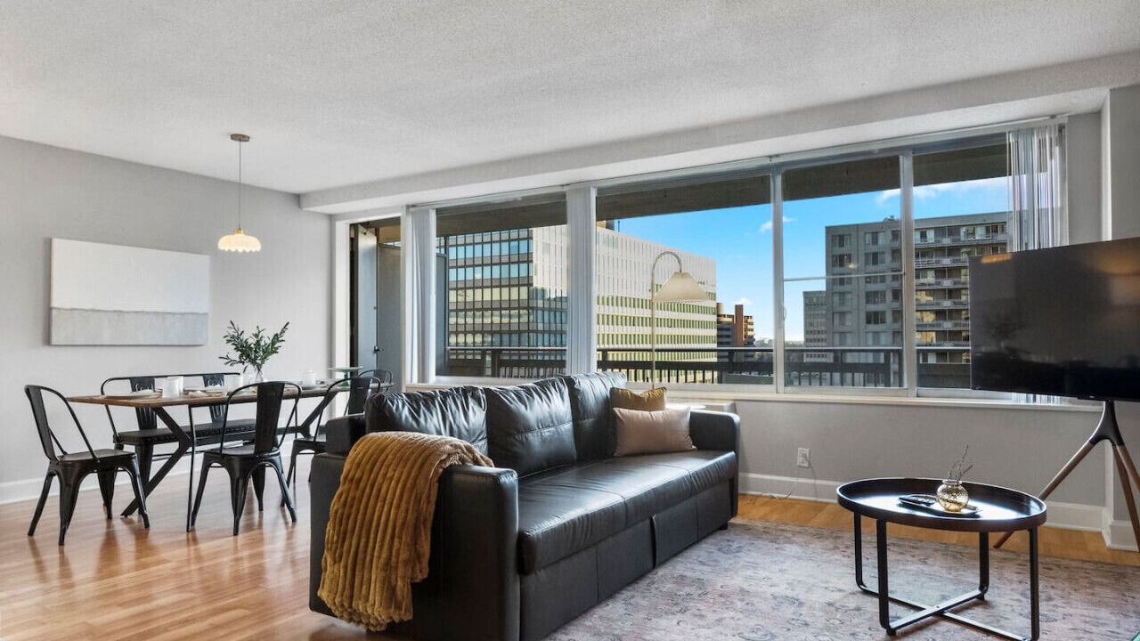 Photo of Bedroom in Crystal City