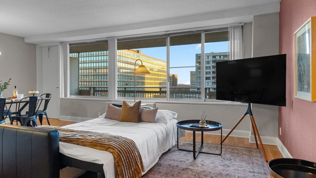 Photo of Bedroom in Crystal City