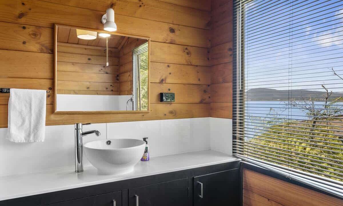 Photo of Bathroom in Kawaha Point