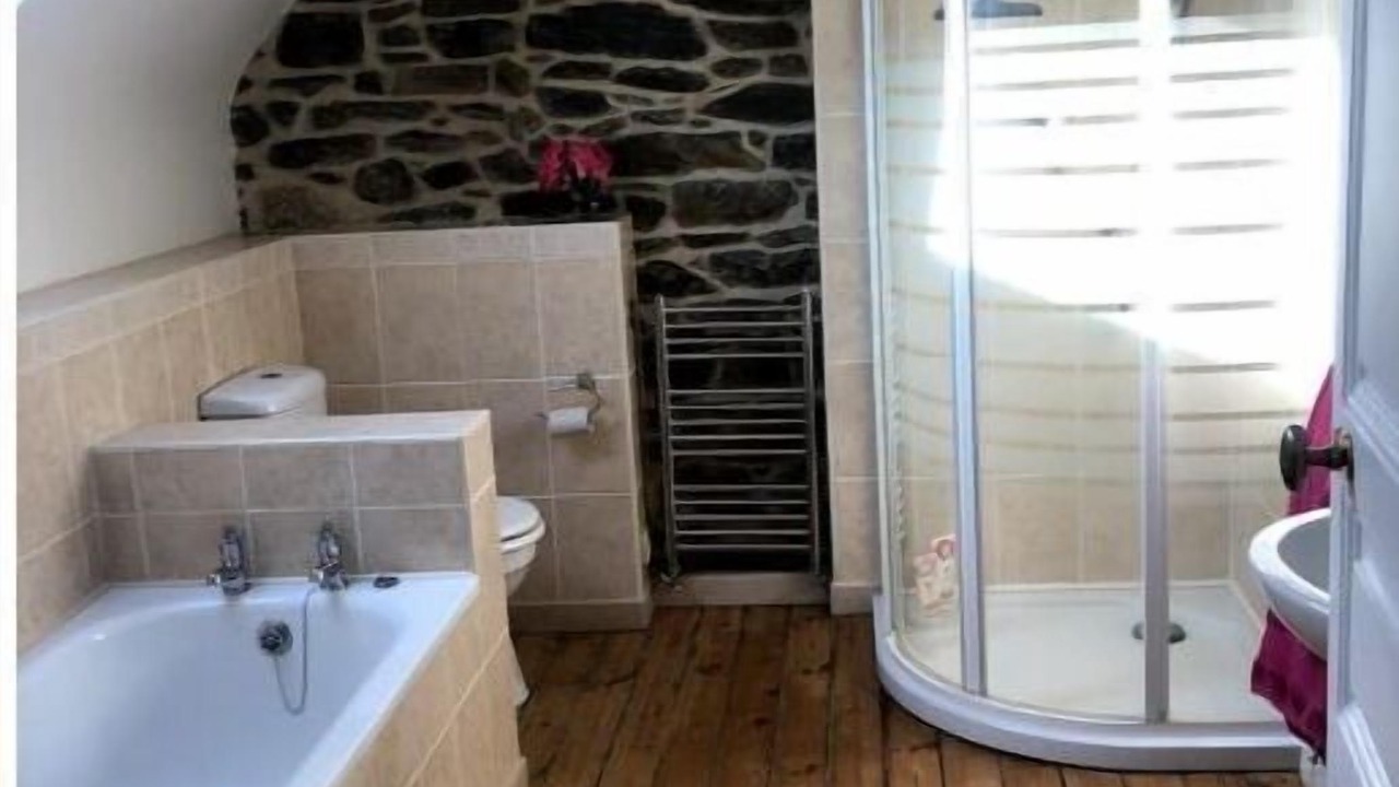 Photo of Bathroom in Pontrieux