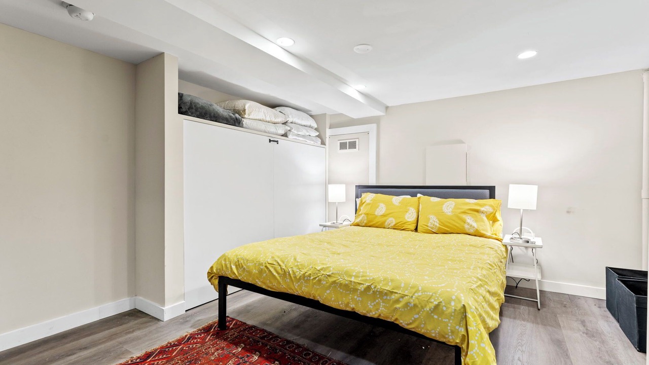Photo of Bedroom in Truxton Circle