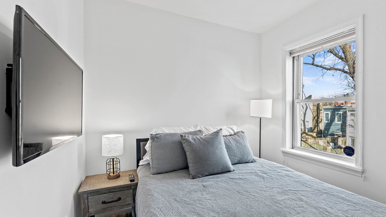 Photo of Bedroom in Truxton Circle