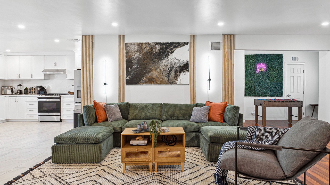 Photo of Livingroom in Reseda