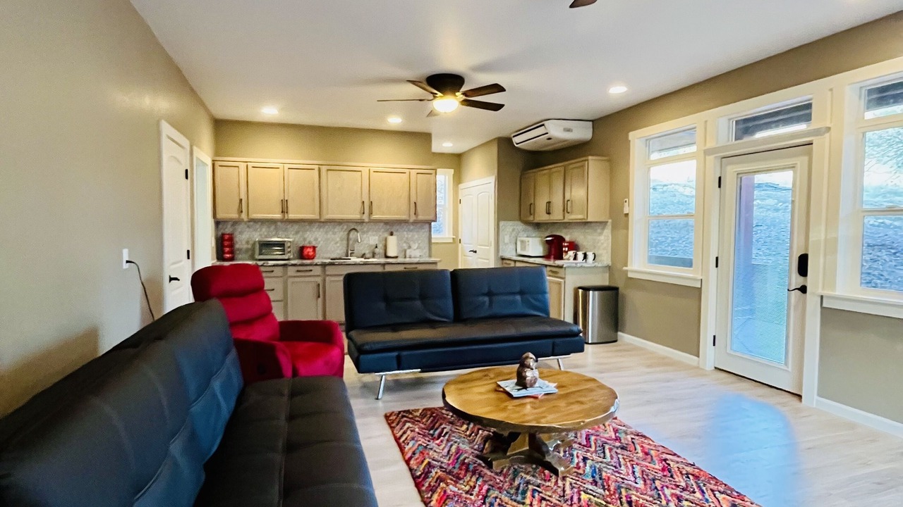 Photo of Livingroom in Trail