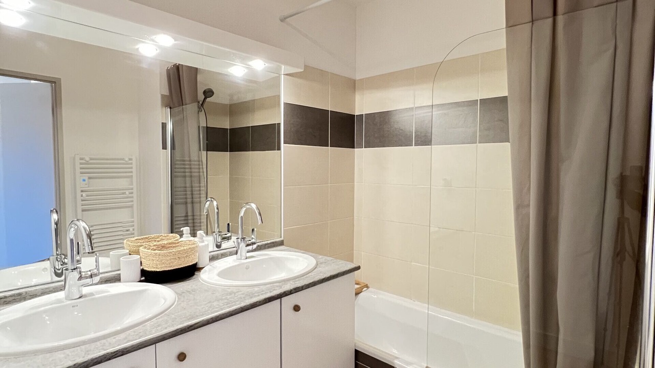Photo of Bathroom in Launaguet