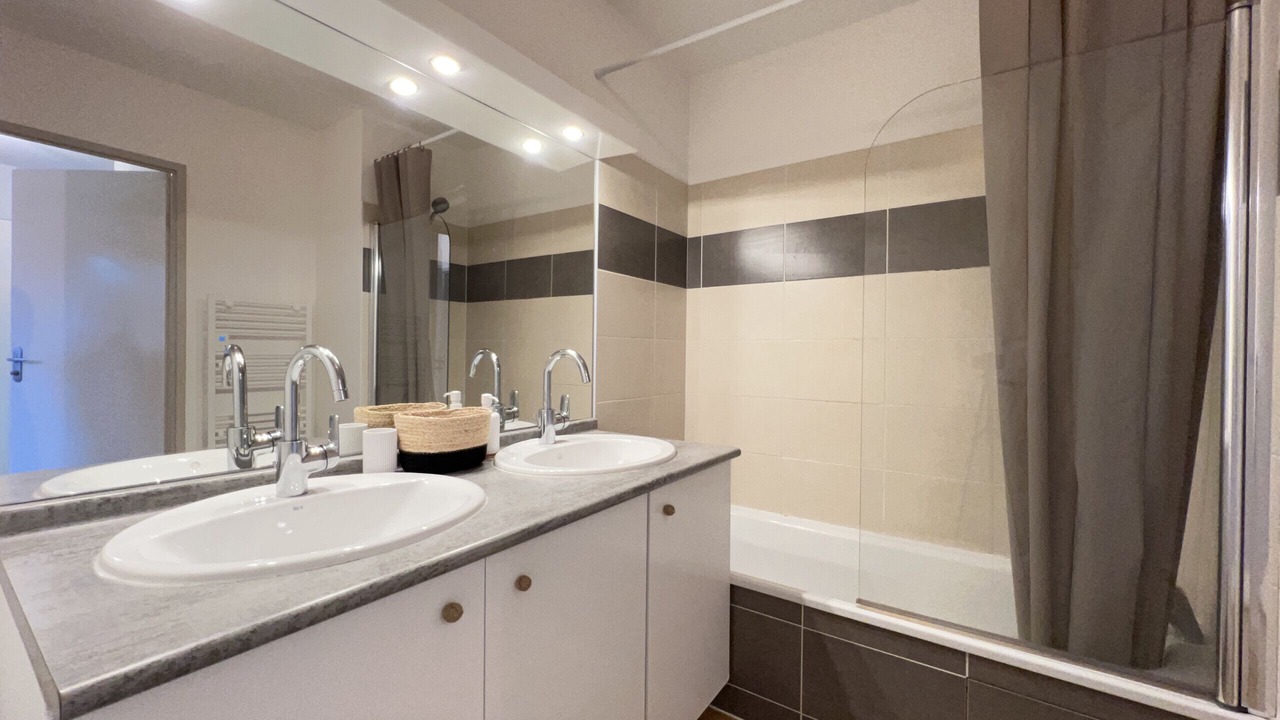 Photo of Bathroom in Launaguet