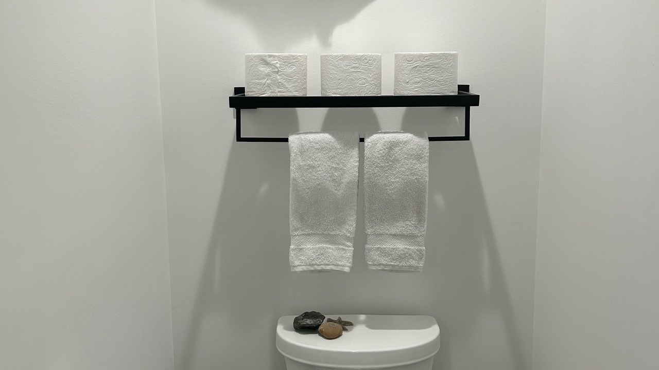 Photo of Bathroom in Garibaldi