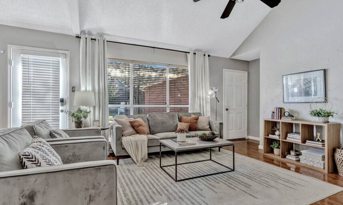 Photo of Livingroom in Lewisville