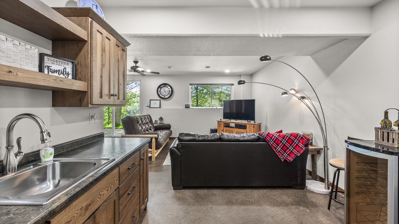 Photo of Livingroom in Gleason