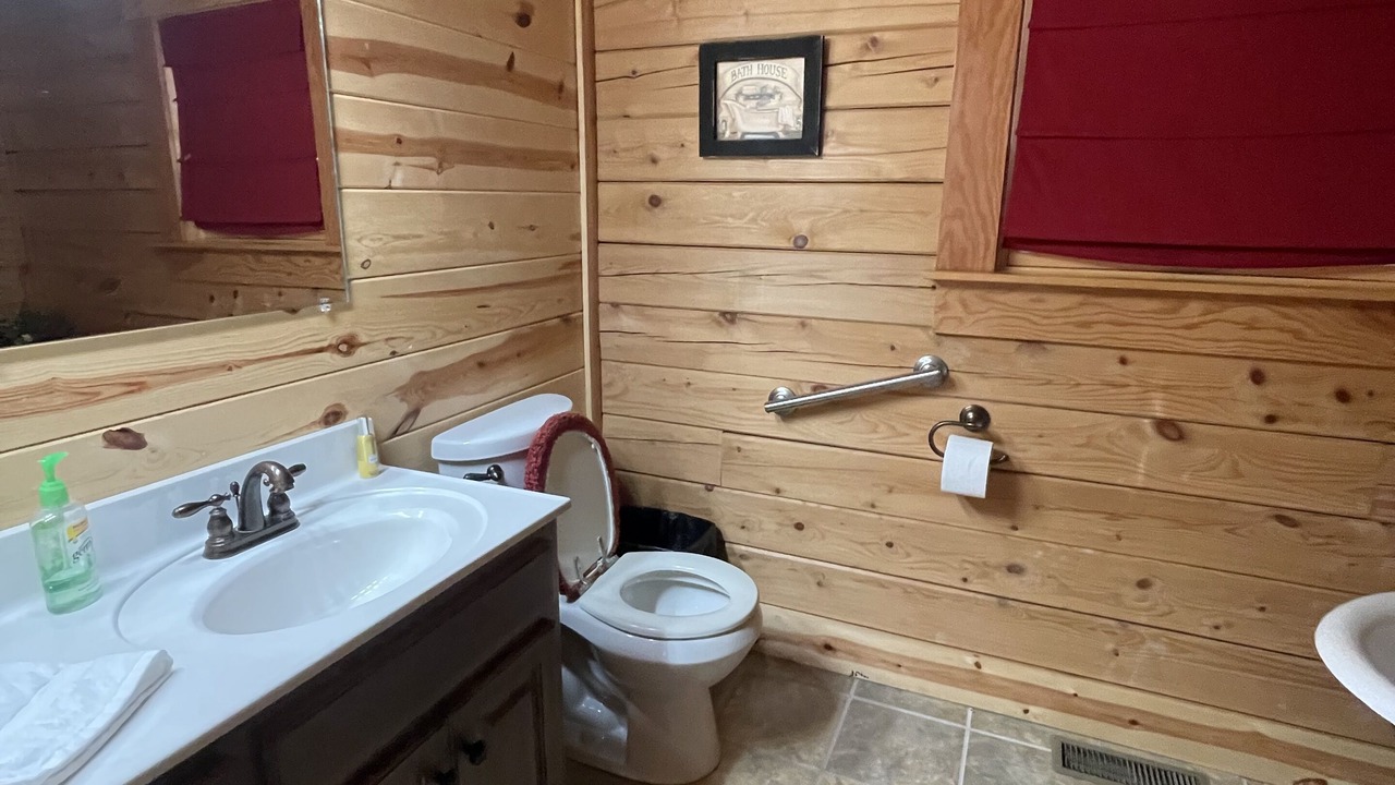 Photo of Bathroom in Pipestem