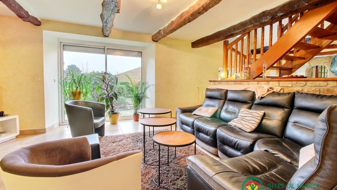 Photo of Livingroom in Locoal-Mendon