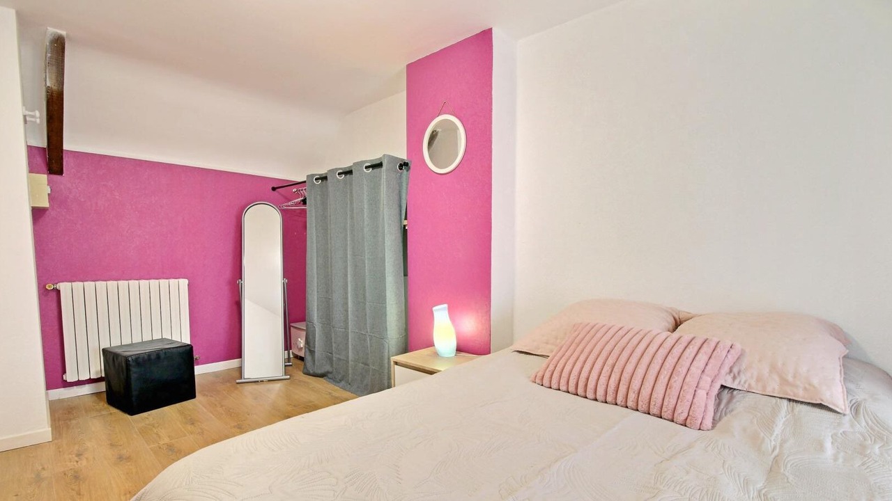 Photo of Bedroom in Locoal-Mendon