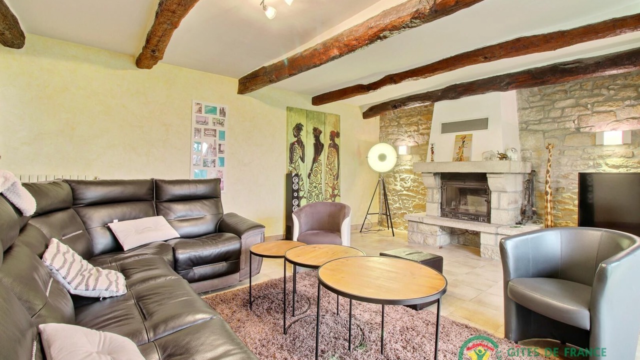 Photo of Livingroom in Locoal-Mendon