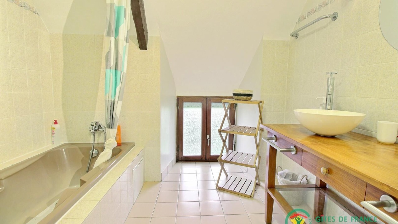 Photo of Bathroom in Locoal-Mendon