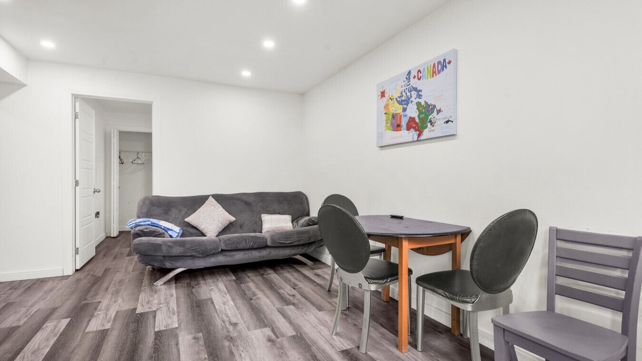Photo of Livingroom in Doon South