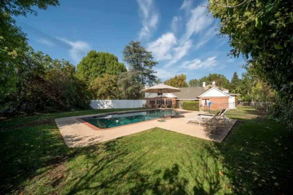 Photo of Outdoor in Tarzana