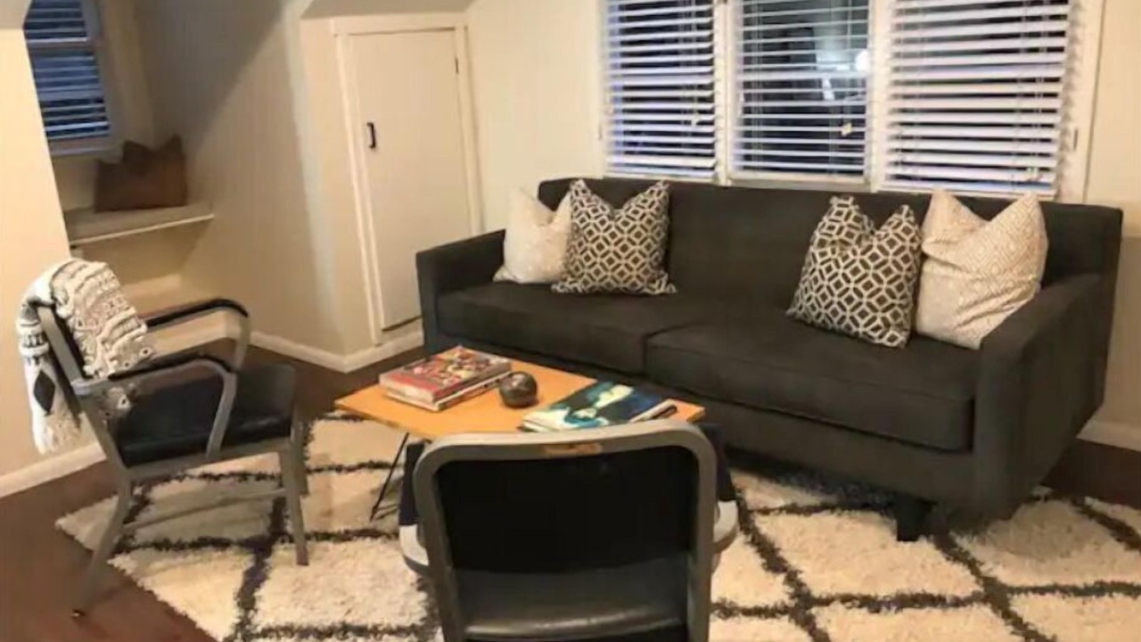 Photo of Livingroom in Tarzana