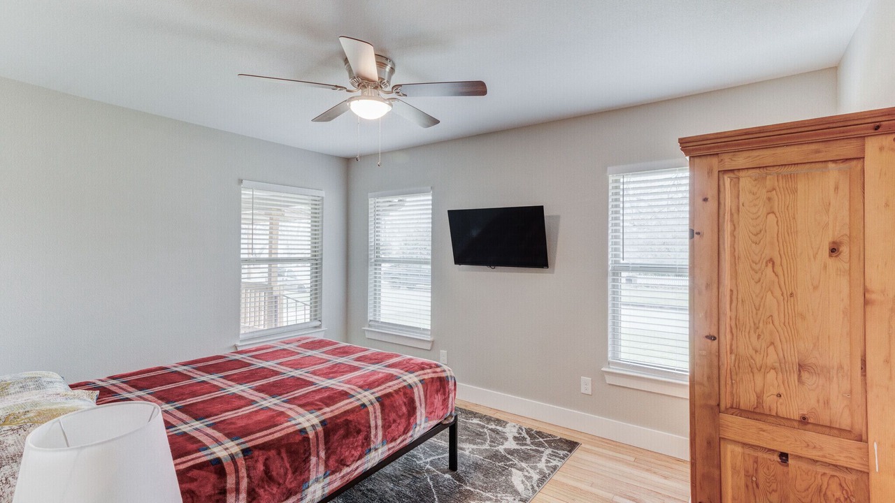 Photo of Bedroom in Central Arlington