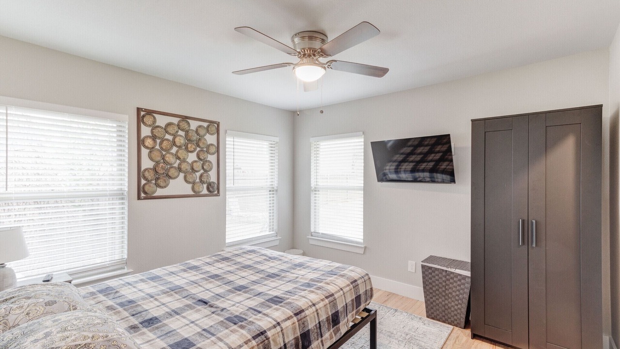 Photo of Bedroom in Central Arlington