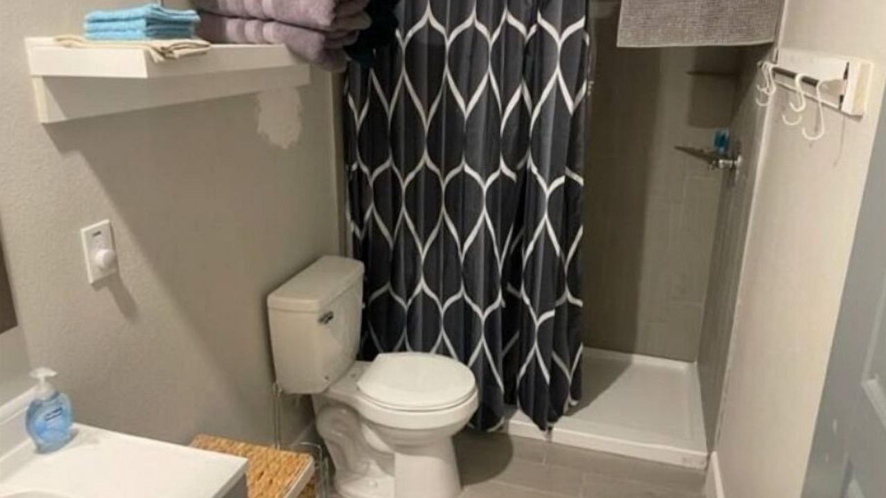 Photo of Bathroom in Central Arlington