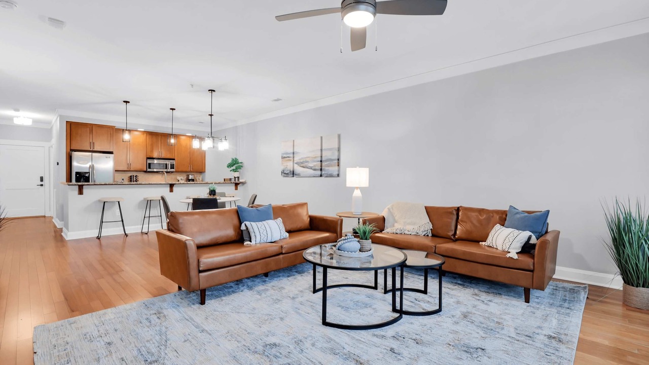Photo of Livingroom in Old West Broad Neighborhood