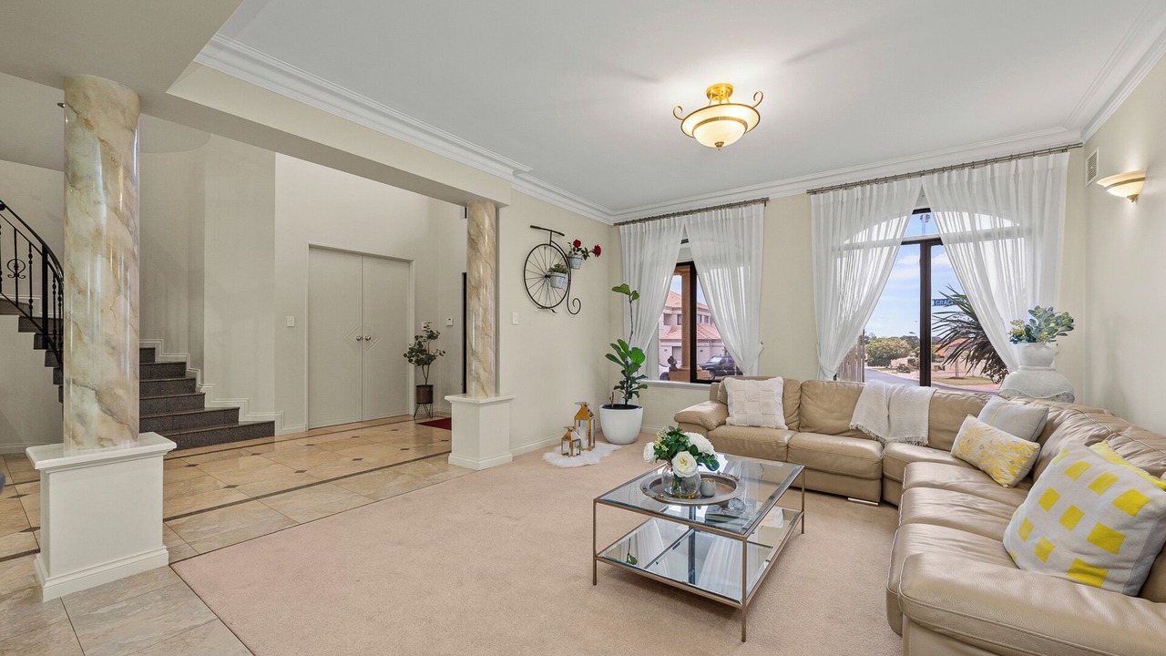 Photo of Livingroom in Mirrabooka