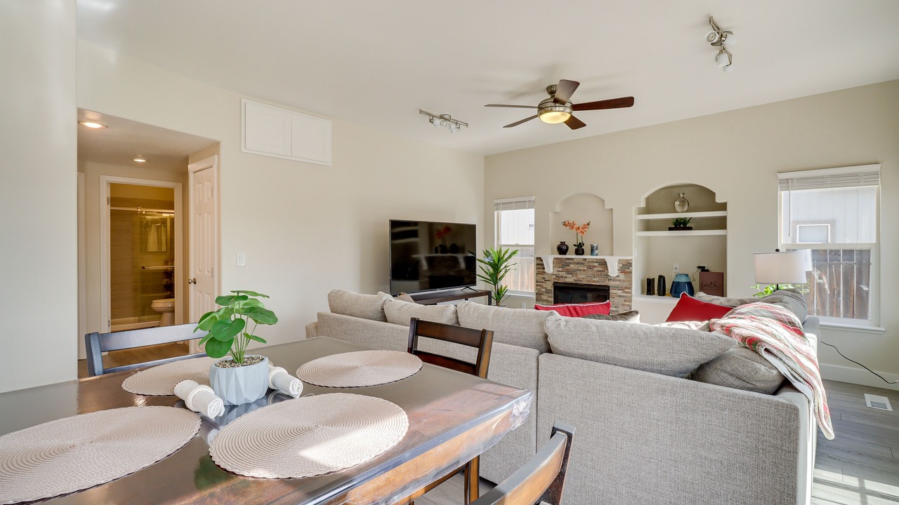Photo of Livingroom in Northwest Reno