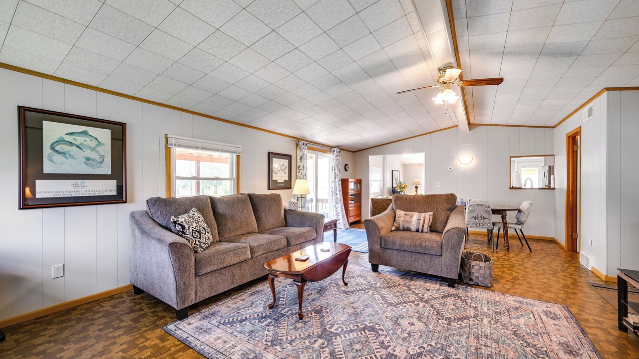 Photo of Livingroom in Mattawana