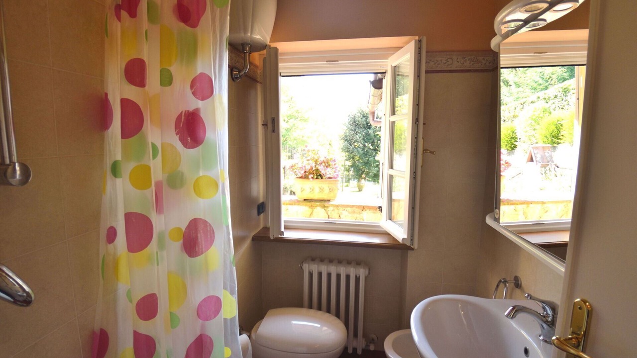 Photo of Bathroom in Petrognano