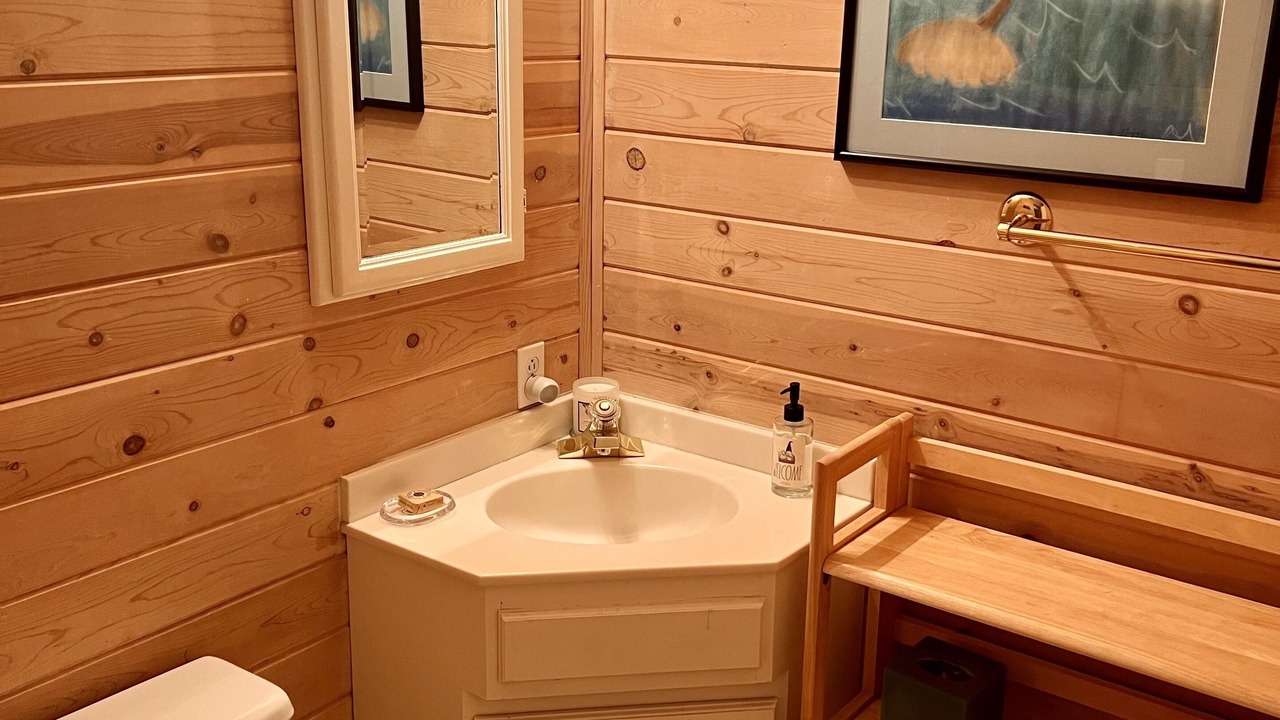 Photo of Bathroom in Tarzana