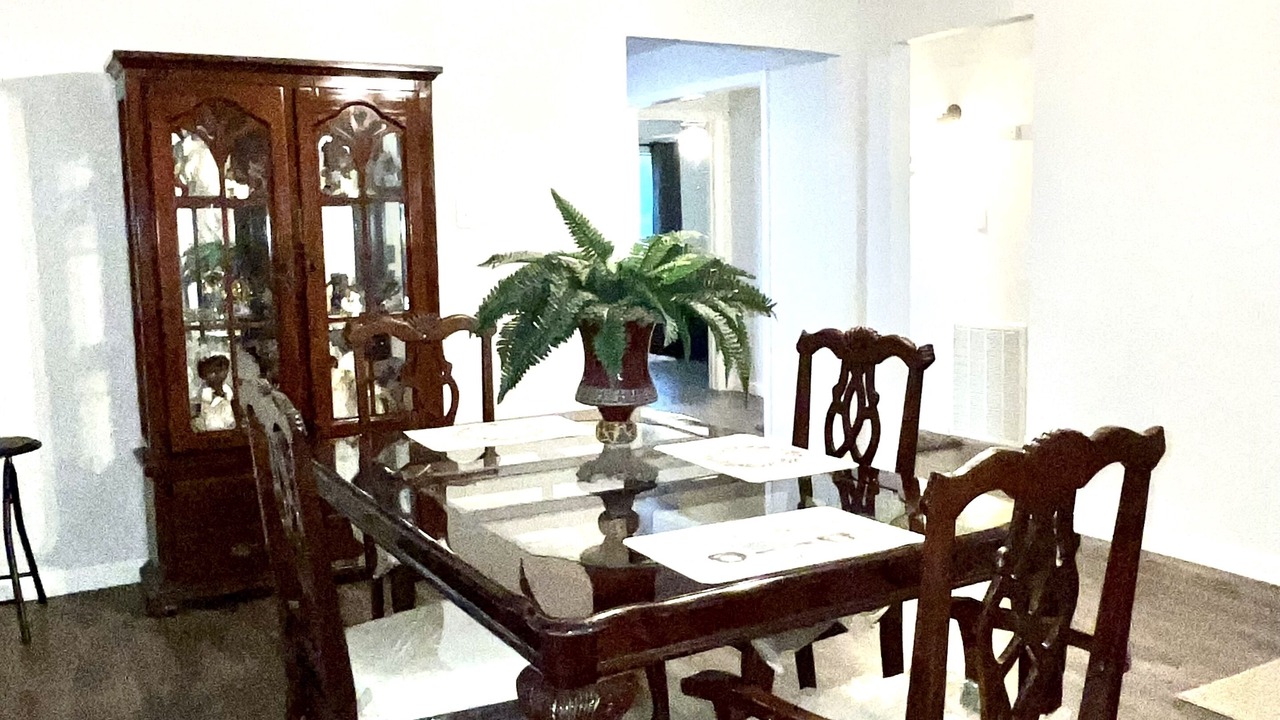 Photo of Livingroom in Port Arthur