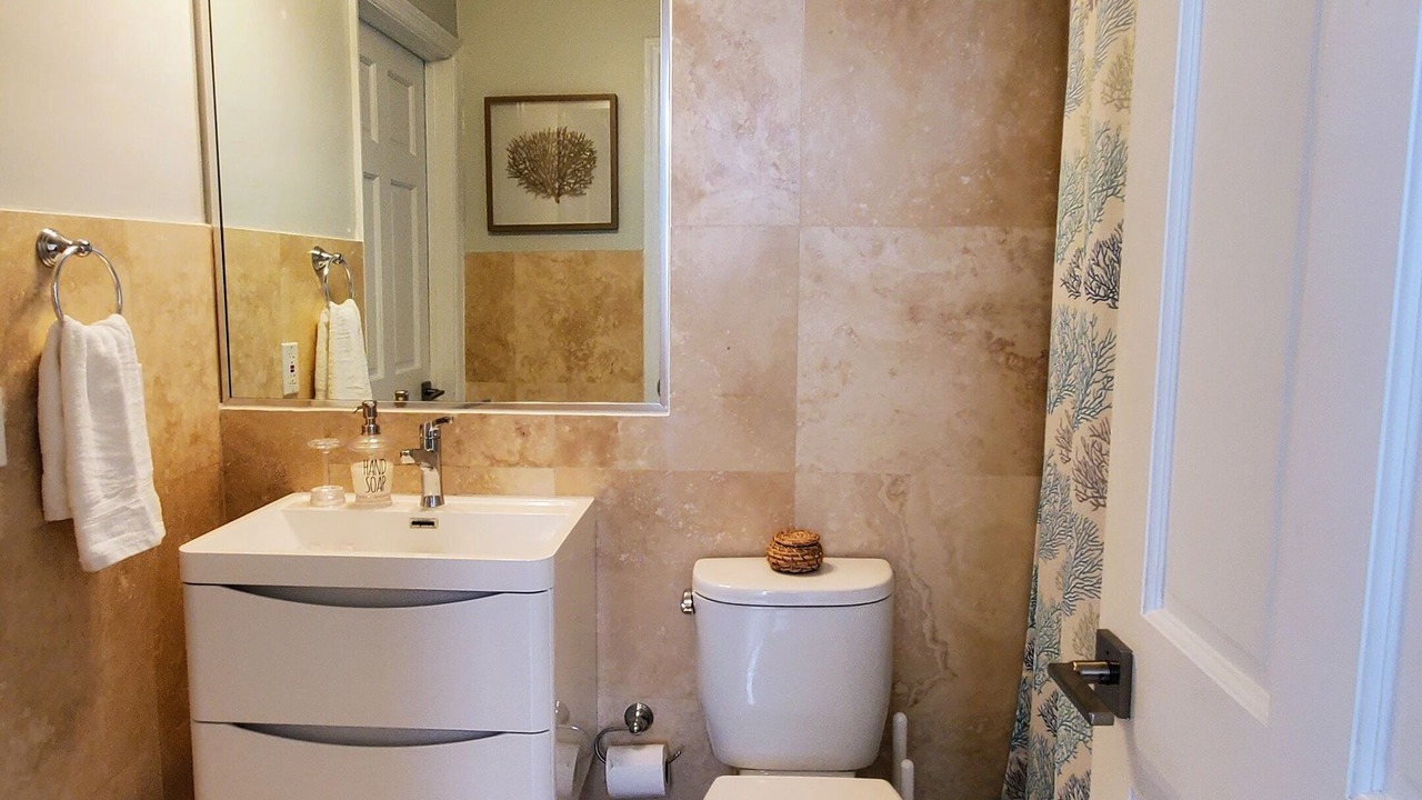 Photo of Bathroom in Palm Cay