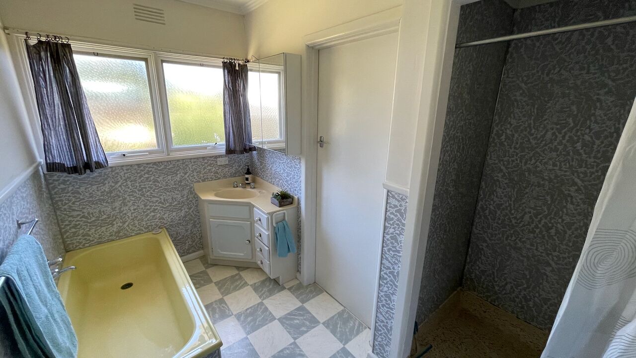 Photo of Bathroom in Indented Head