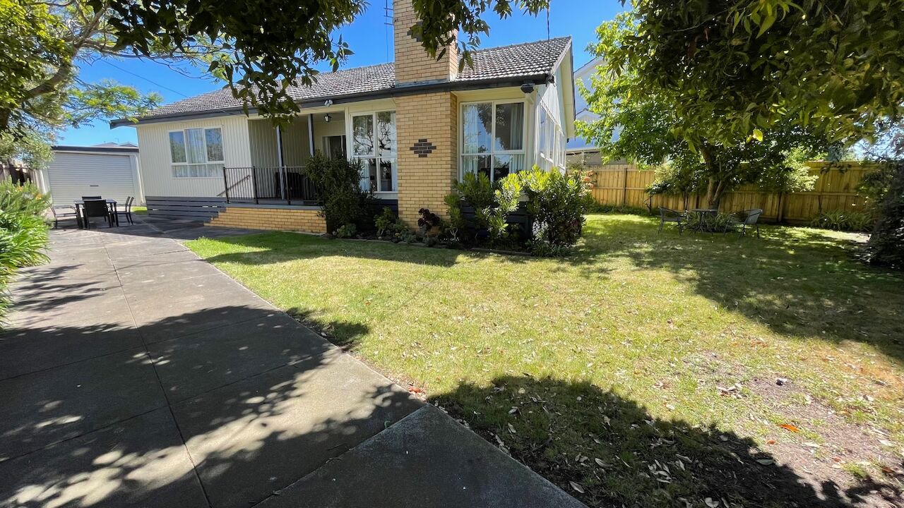 Photo of Outdoor in Indented Head