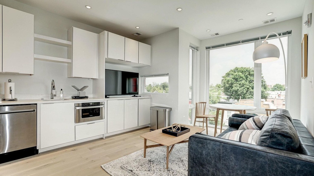 Photo of Livingroom in H Street Corridor