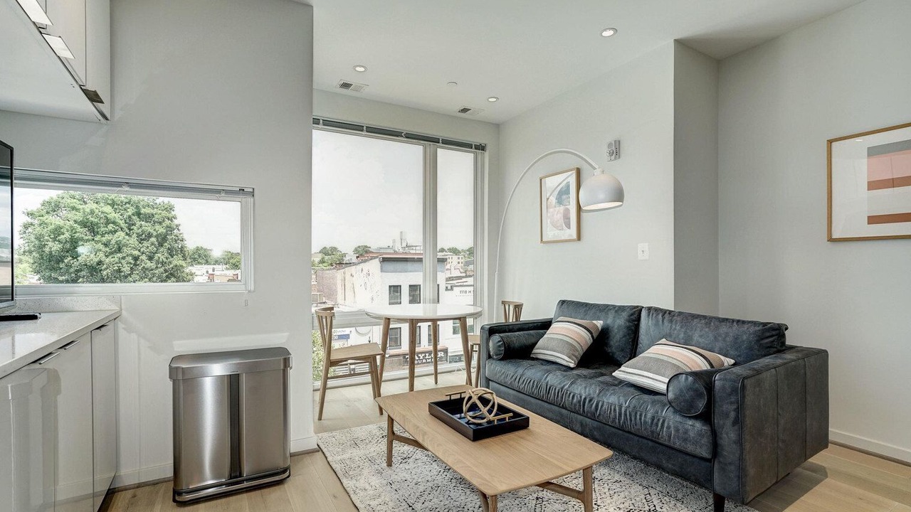 Photo of Livingroom in H Street Corridor