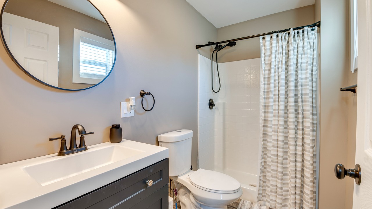 Photo of Bathroom in Carbondale