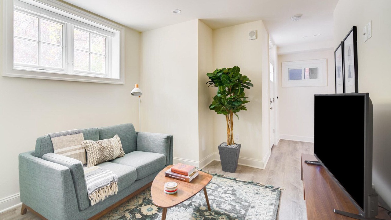 Photo of Livingroom in Dupont Circle