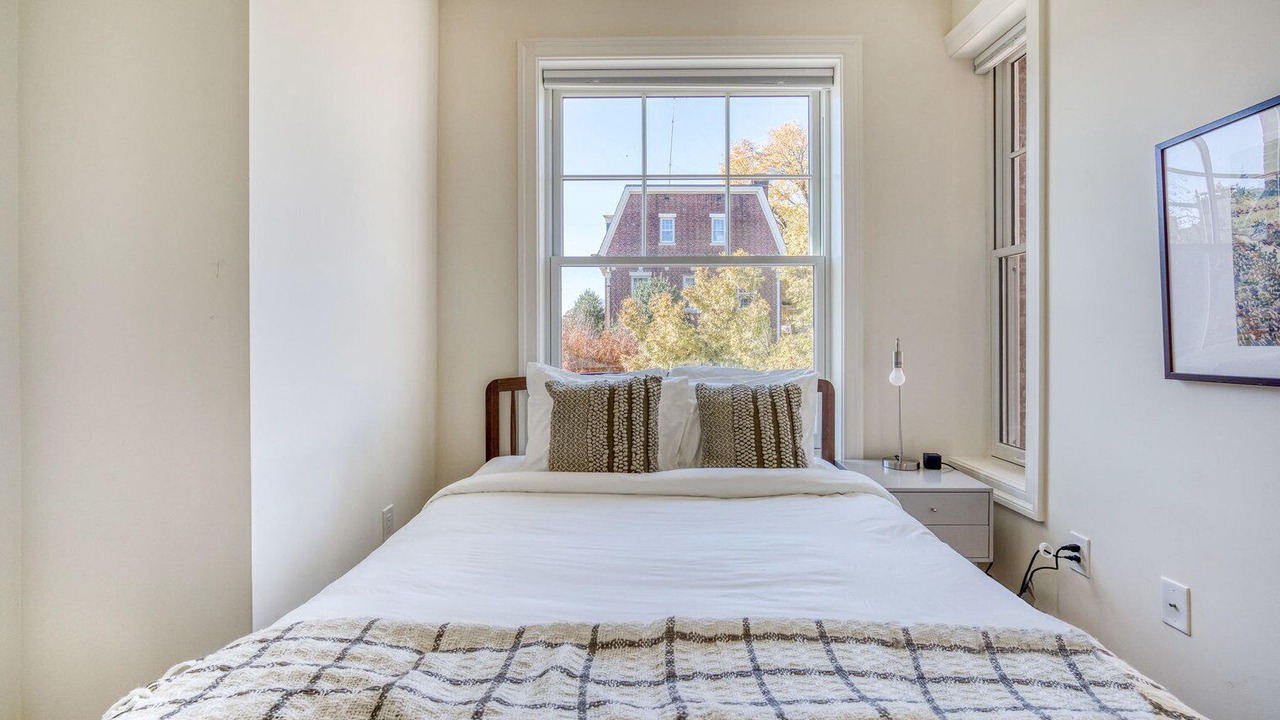 Photo of Bedroom in Dupont Circle