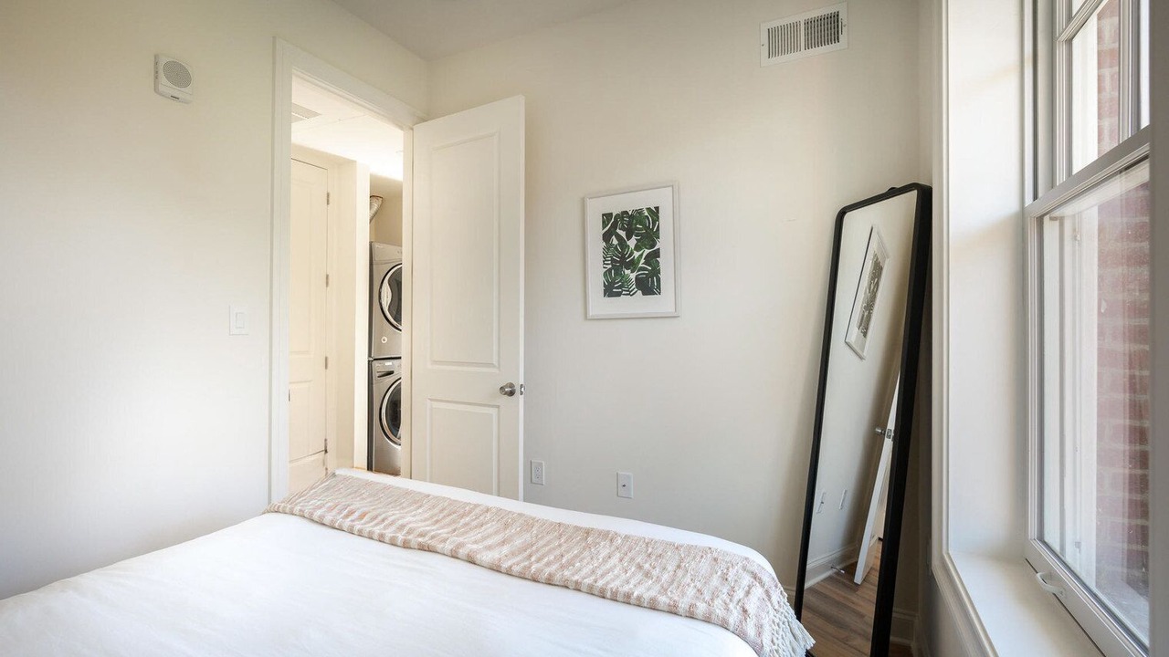 Photo of Bedroom in Dupont Circle