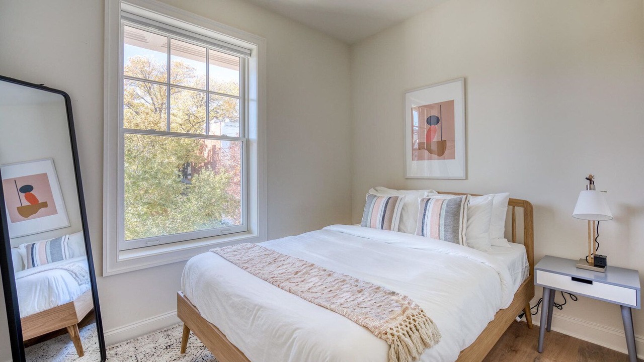 Photo of Bedroom in Dupont Circle