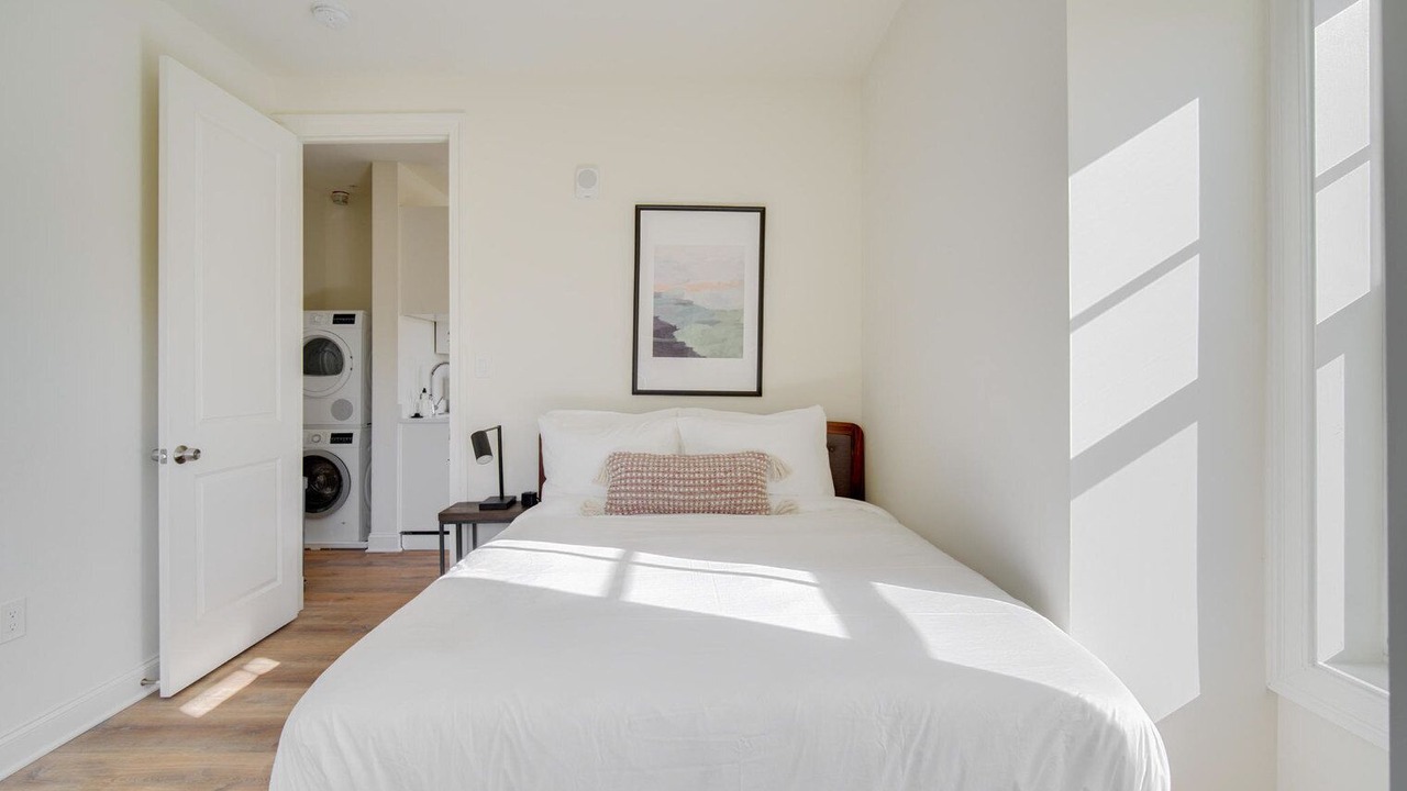 Photo of Bedroom in Dupont Circle
